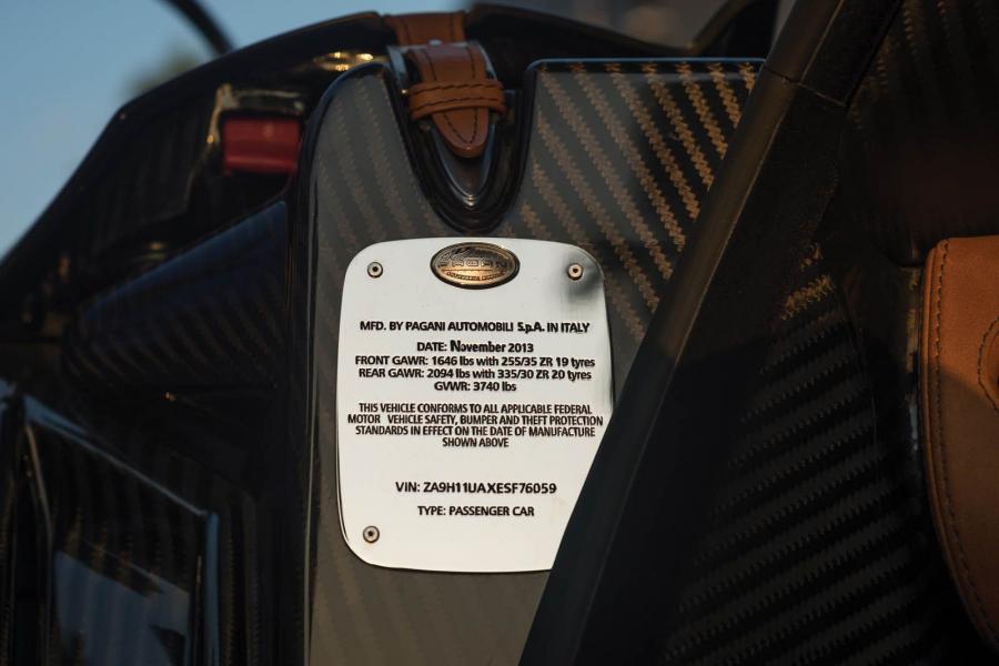 Детали интерьера Pagani Huayra Pacchetto Tempesta 2016 года  (NA) (фото 4 из 40)